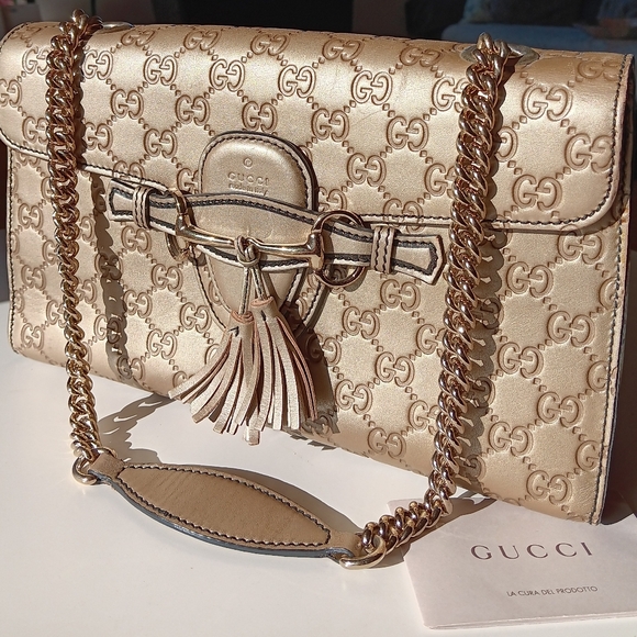 Gucci medium Emily gold embossed shoulder bag - Picture 1 of 16